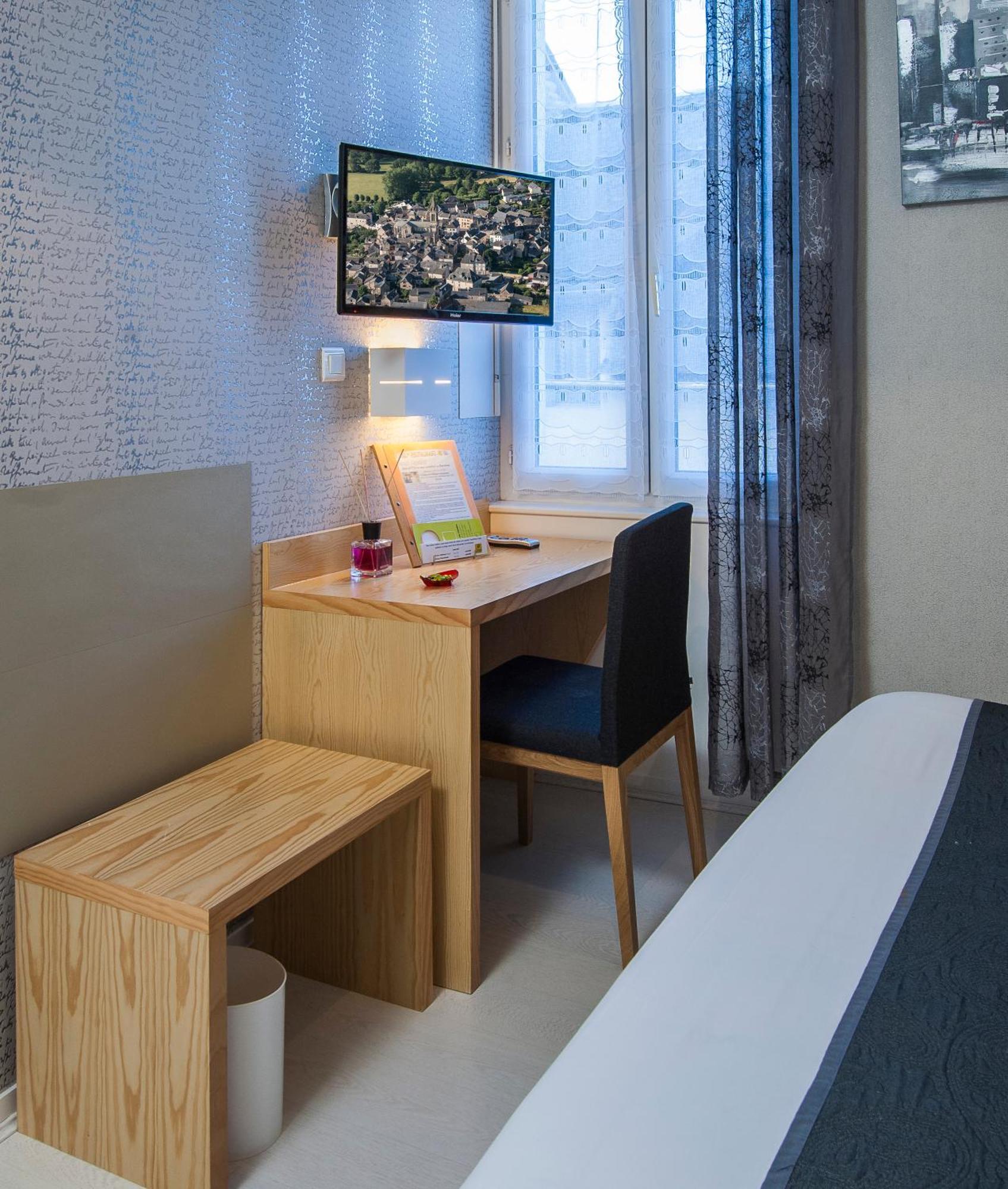 Logis Hotel Restaurant Cazes Arazat Laissac Dış mekan fotoğraf