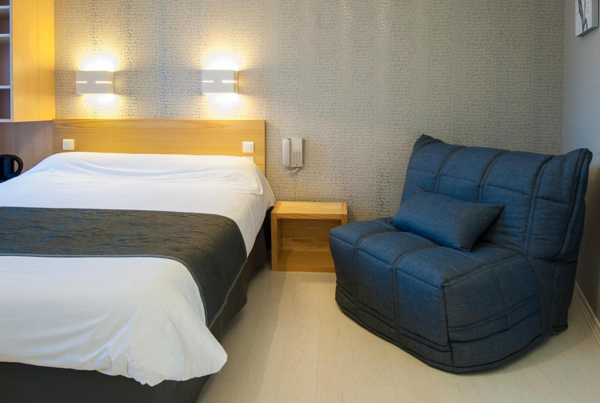 Logis Hotel Restaurant Cazes Arazat Laissac Dış mekan fotoğraf