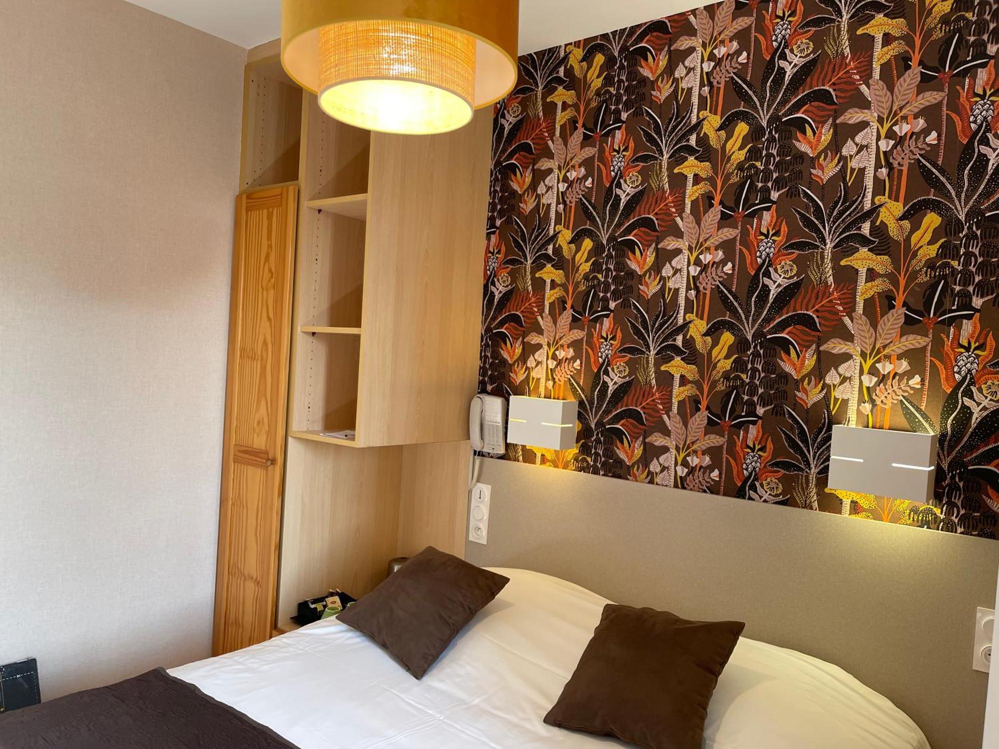 Logis Hotel Restaurant Cazes Arazat Laissac Dış mekan fotoğraf