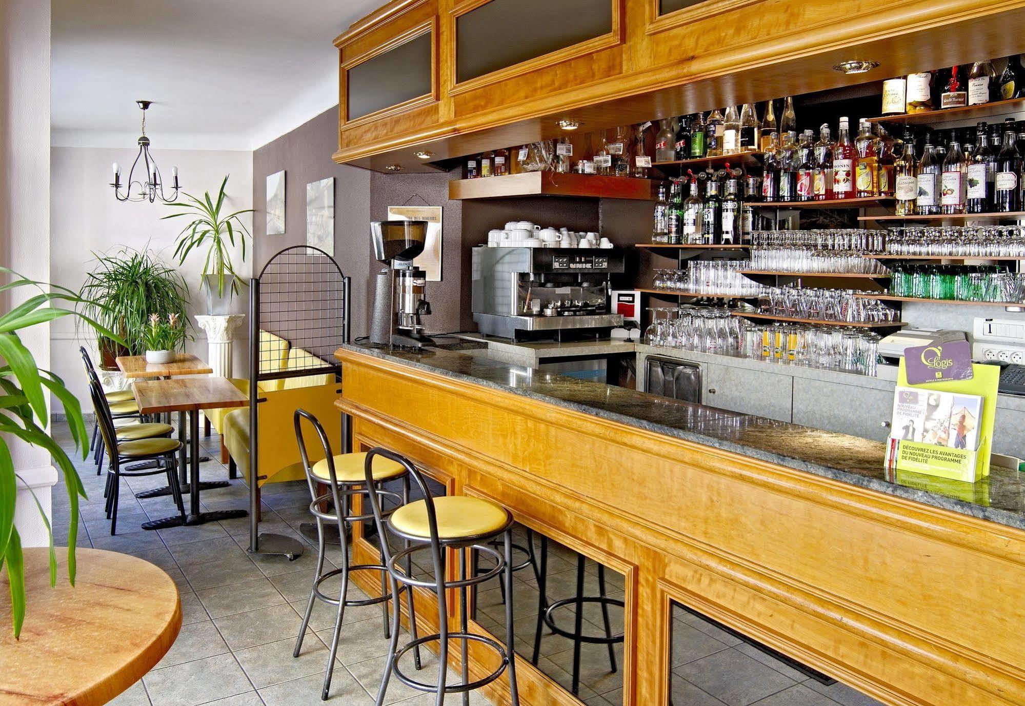 Logis Hotel Restaurant Cazes Arazat Laissac Dış mekan fotoğraf